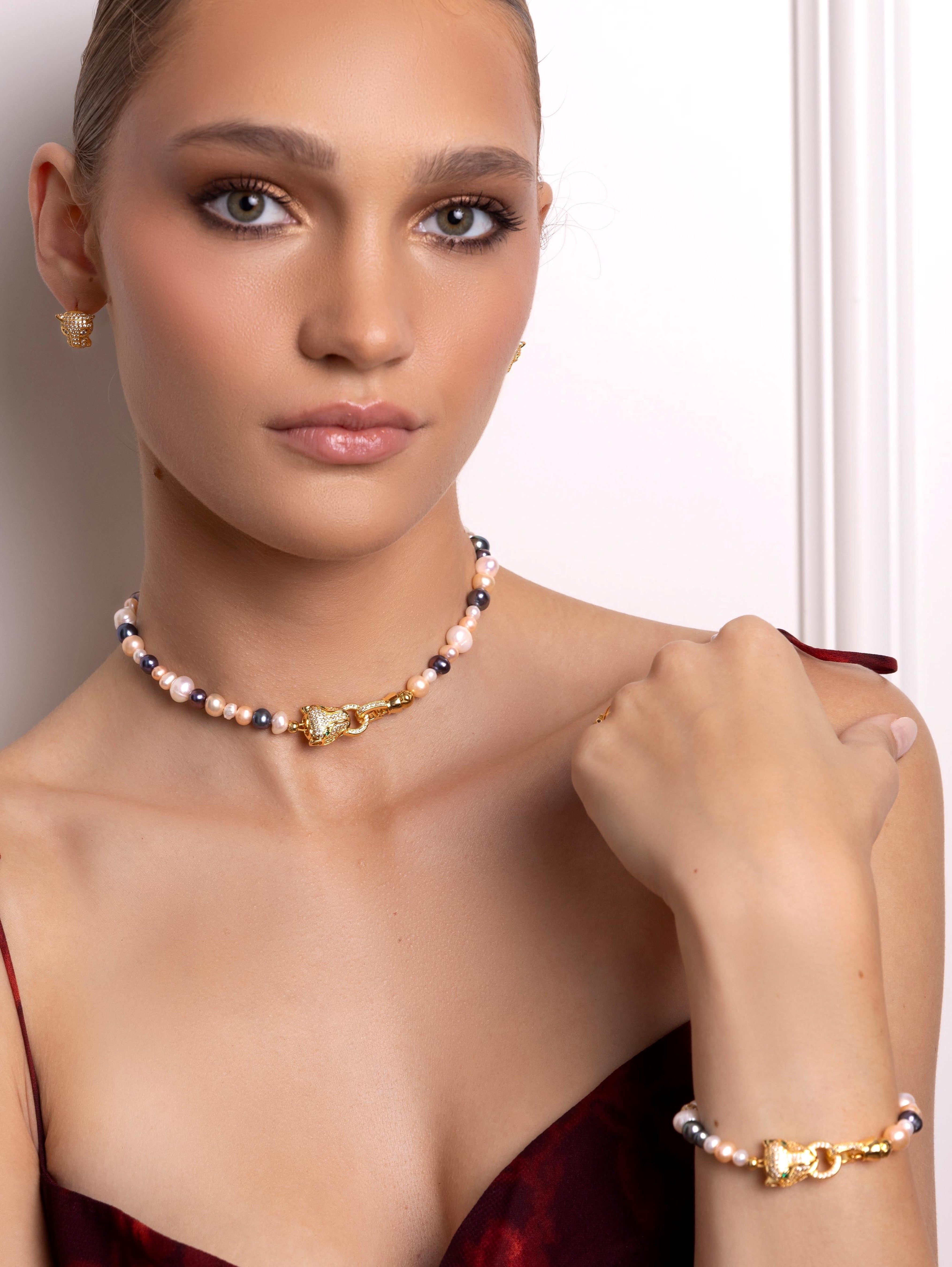 Women'S Multi Colored Pearl Choker With Gold Panther Head