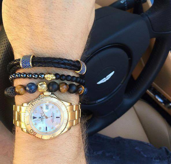 Men'S Wristband With Hematite, Matte Onyx And Gold Skull