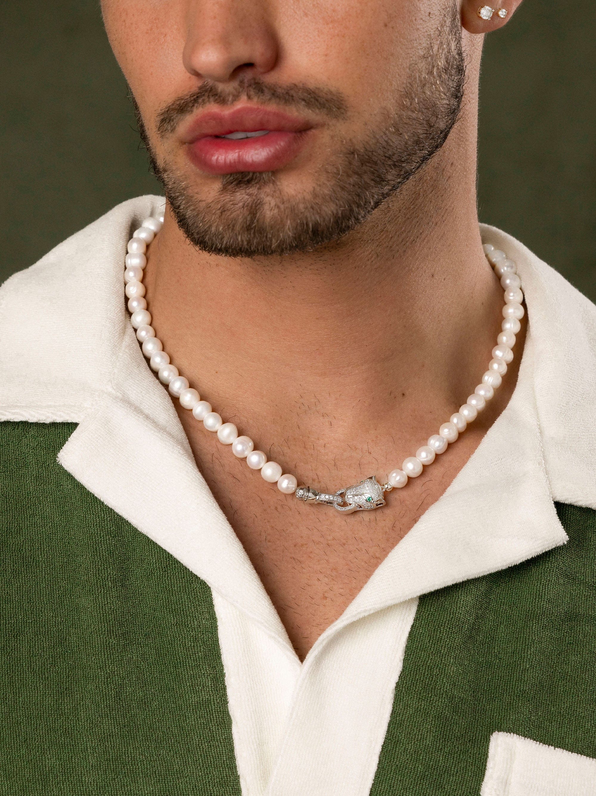 Men'S Pearl Choker With Silver Panther Head