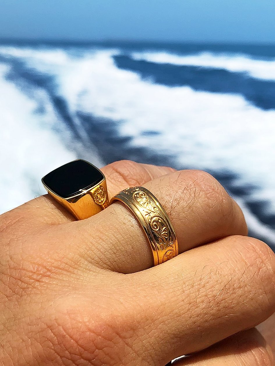 Men's Golden Cocktail Ring With Onyx
