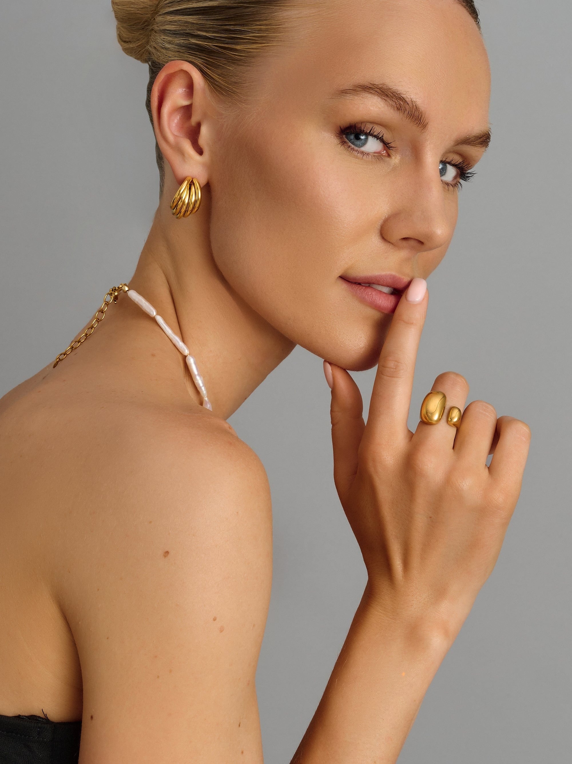 Chunky Cuff Ring in Gold One Size